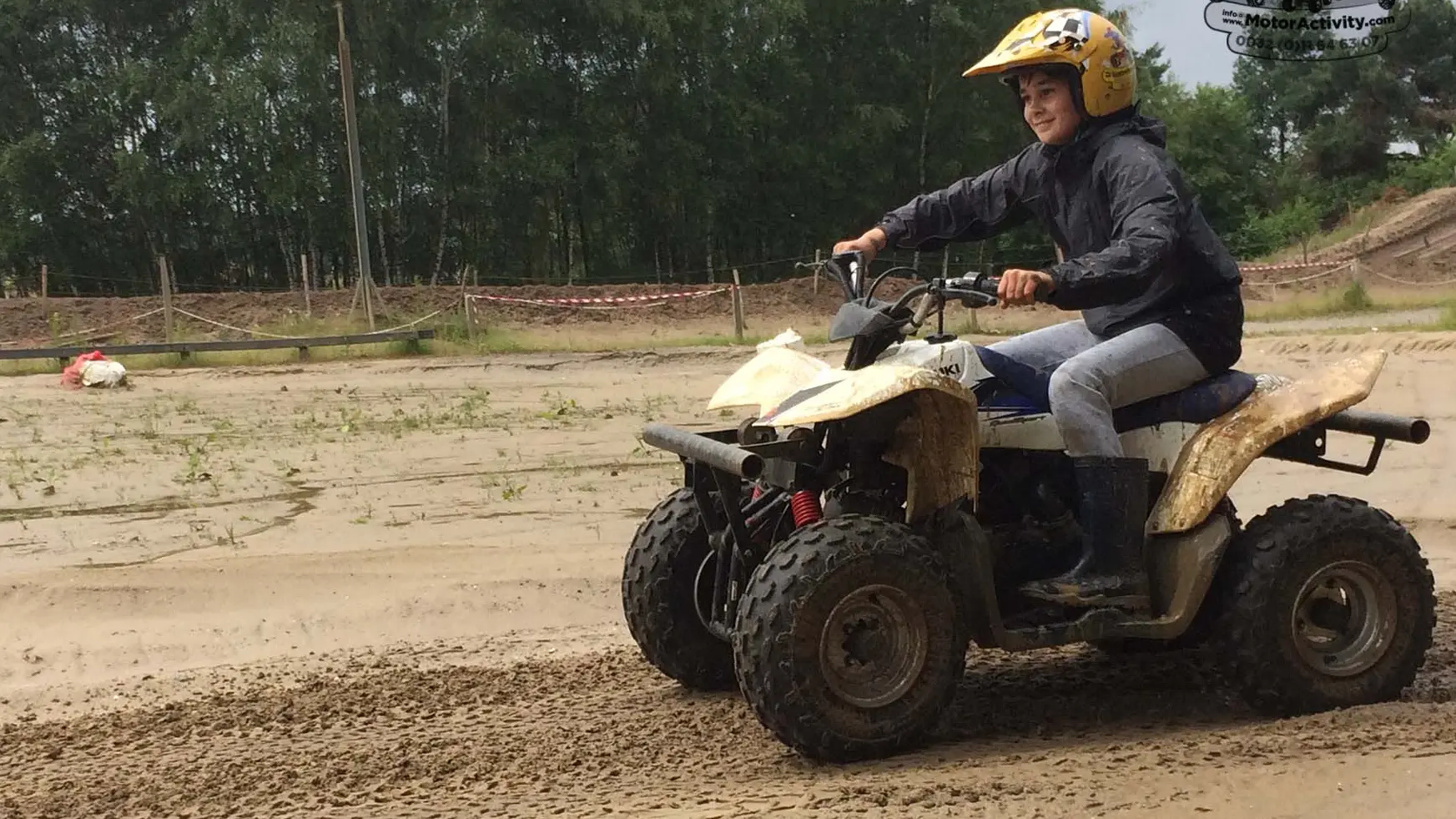 Quadrijden met 90cc race quad voor tieners en volwassenen