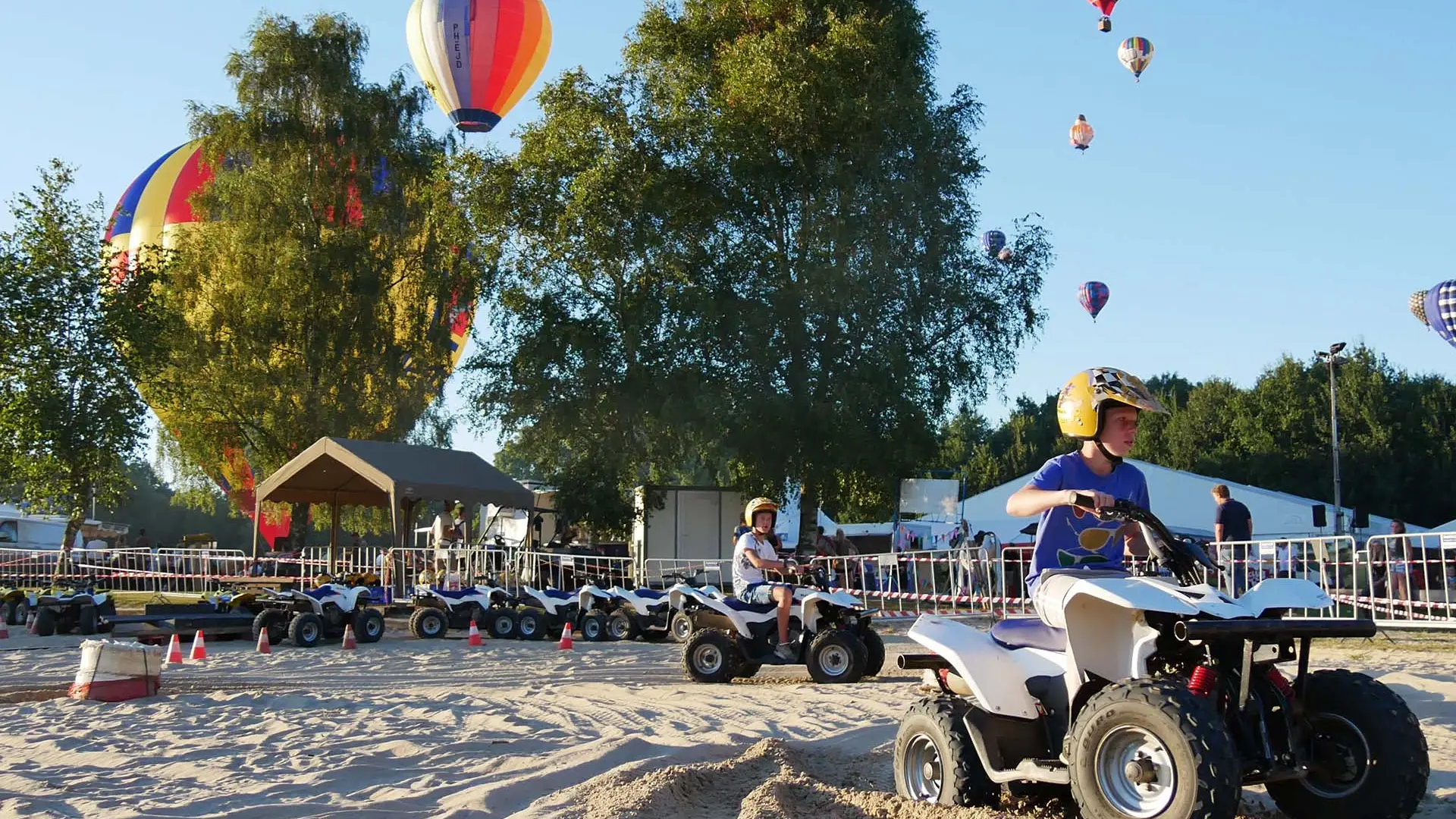 Quadrijden met 90cc race quad voor tieners en volwassenen