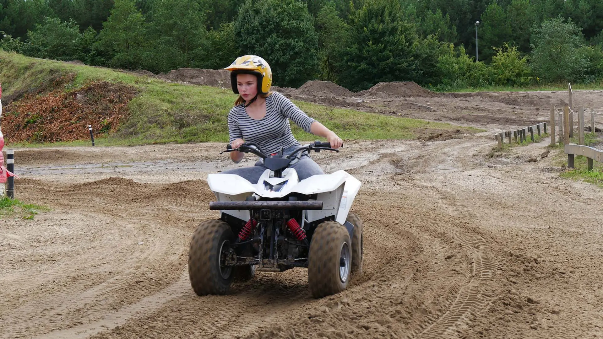 Quadrijden met 90cc race quad voor tieners en volwassenen
