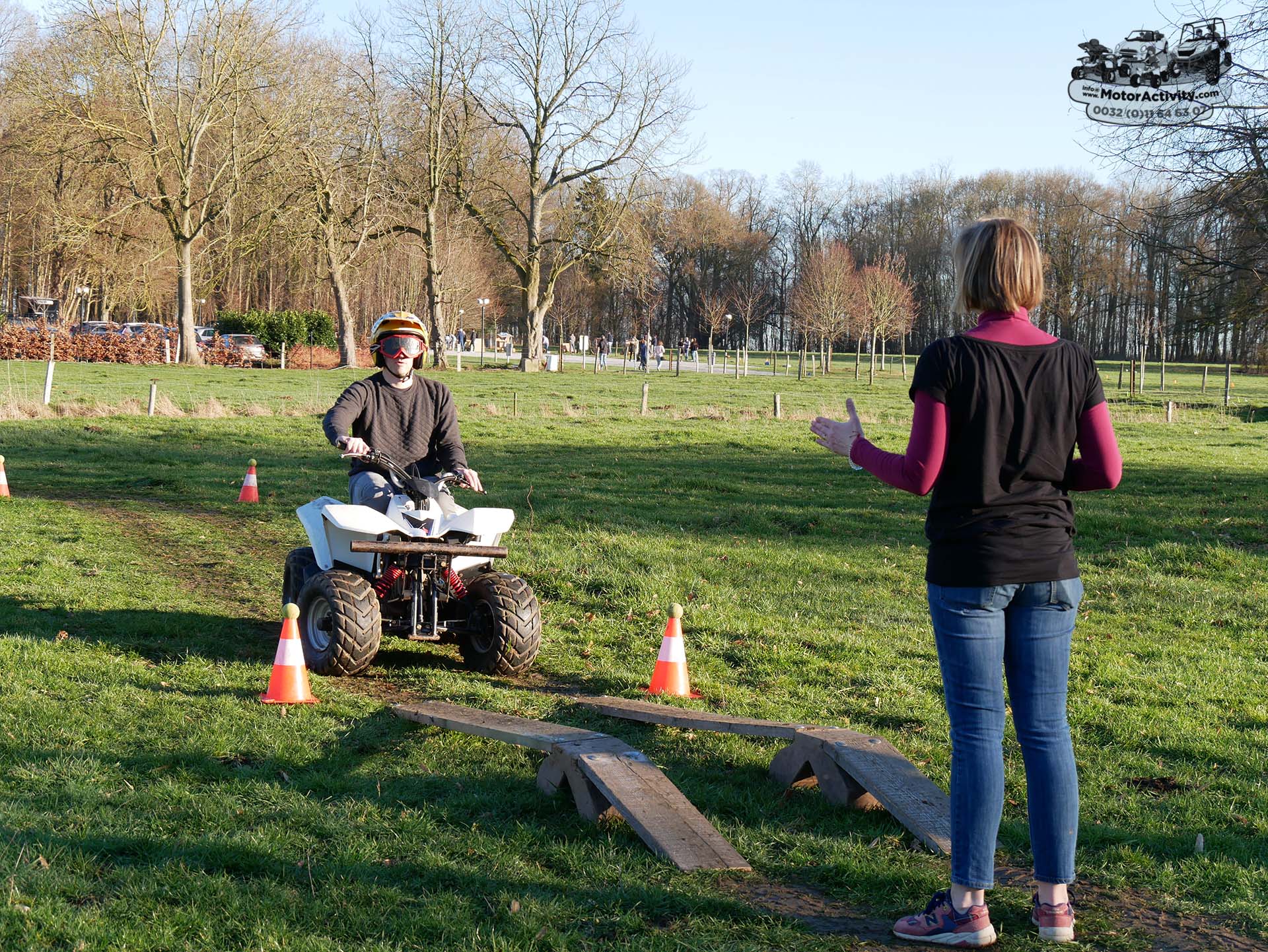 Quadrijden met 90cc race quad voor tieners en volwassenen