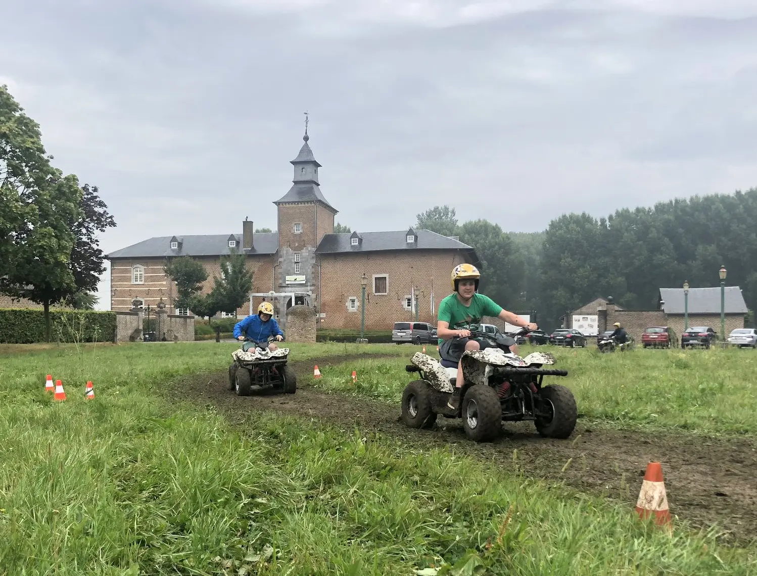 Quadrijden met 90cc race quad voor tieners en volwassenen