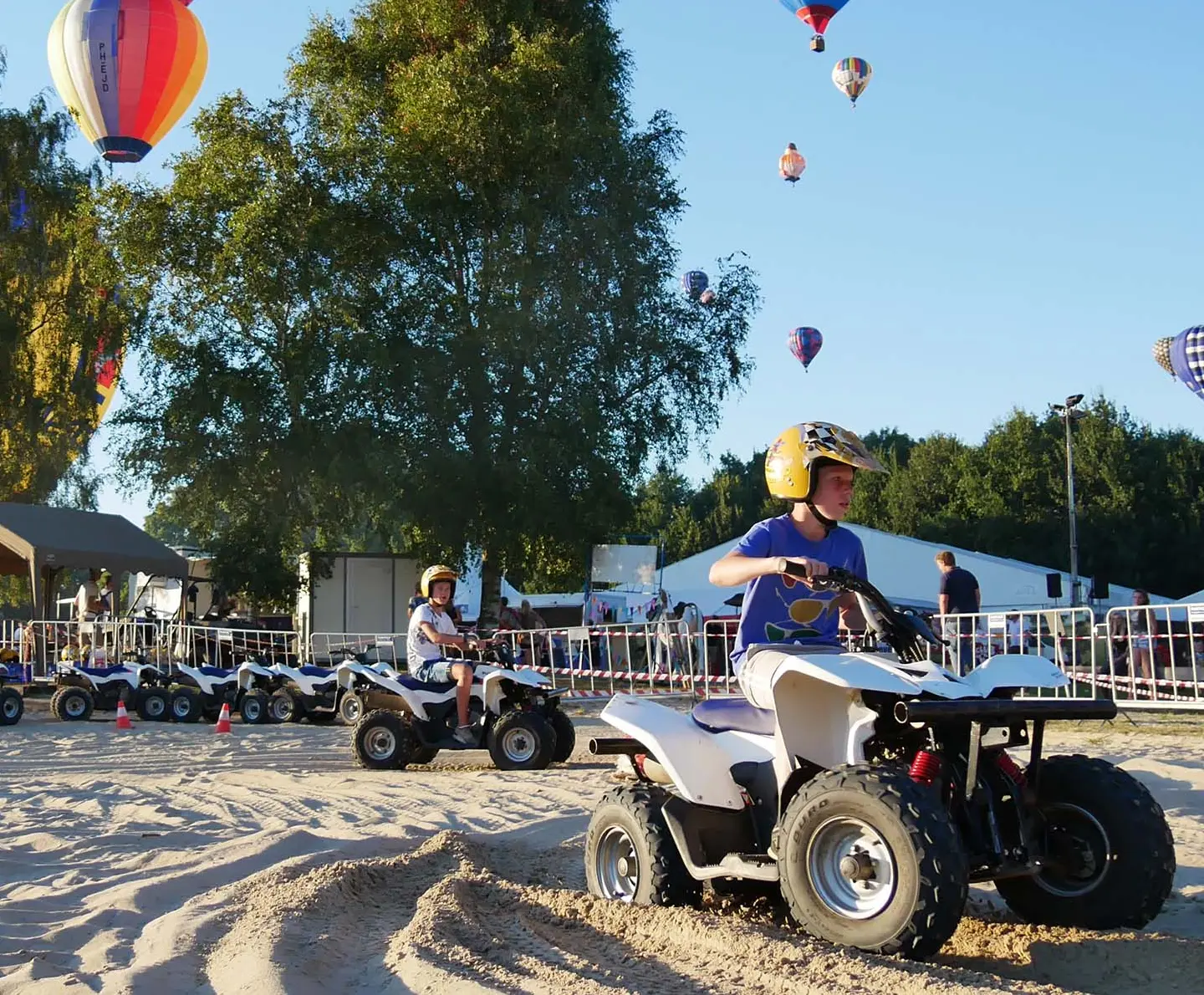 Quadrijden met 90cc race quad voor tieners en volwassenen